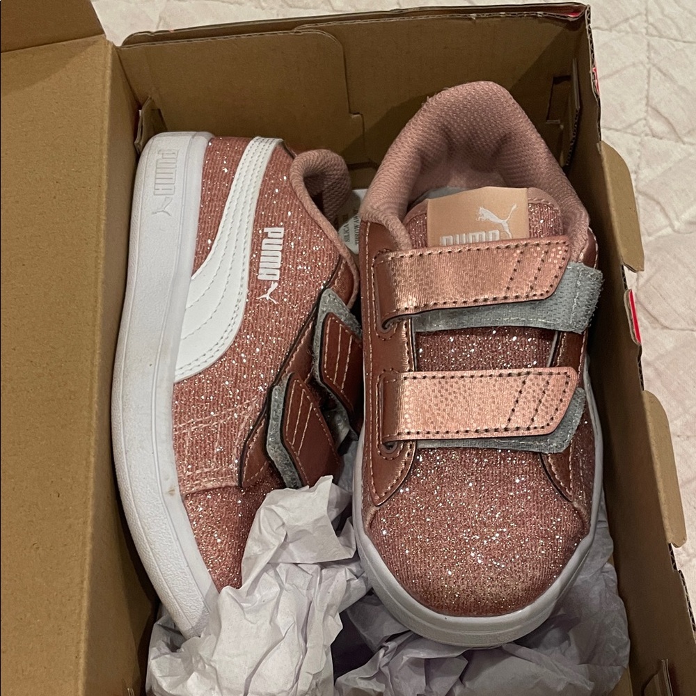 Soft foam sparkly pink pumas size 10.5c